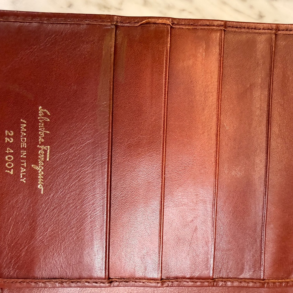 Salvatore Ferragamo Rich Brown Wallet with Gold Clasp EUC - Picture 3 of 6